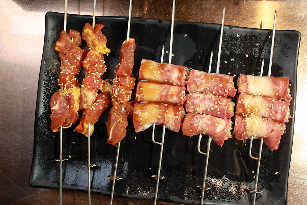 請上桌 戶外海景海鮮燒烤餐廳 請上桌 戶外海景海鮮燒烤餐廳