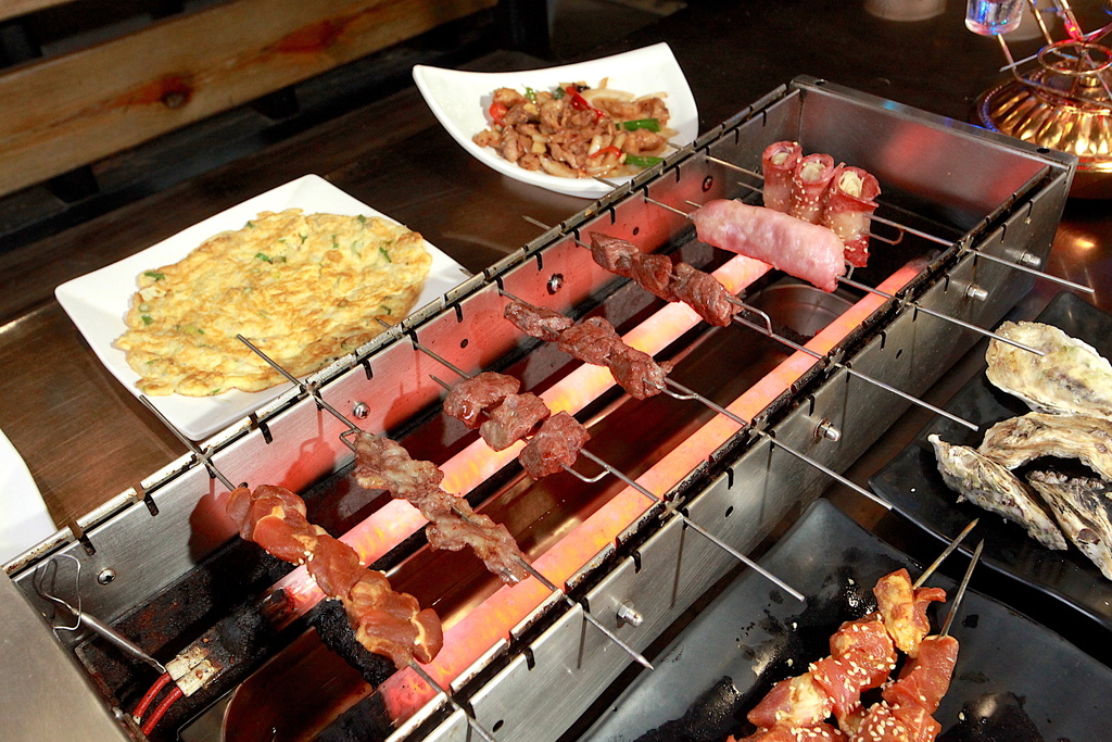 請上桌 戶外海景海鮮燒烤餐廳 請上桌 戶外海景海鮮燒烤餐廳