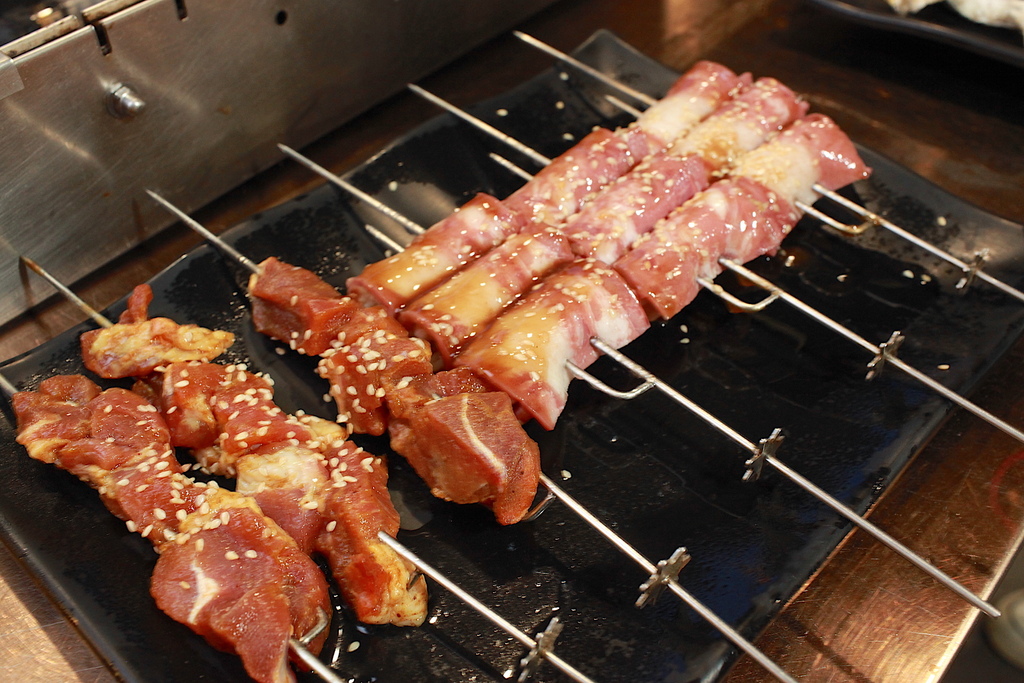請上桌 戶外海景海鮮燒烤餐廳 請上桌 戶外海景海鮮燒烤餐廳