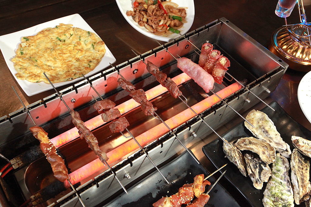 請上桌 戶外海景海鮮燒烤餐廳 請上桌 戶外海景海鮮燒烤餐廳