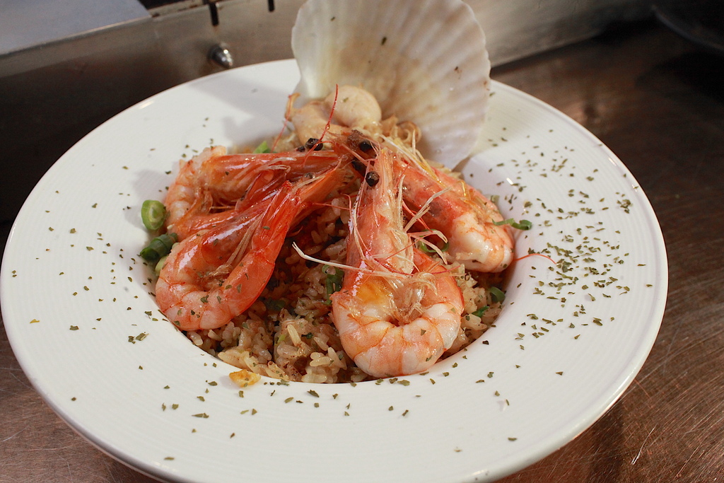 請上桌 戶外海景海鮮燒烤餐廳 請上桌 戶外海景海鮮燒烤餐廳