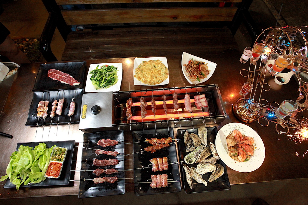 請上桌 戶外海景海鮮燒烤餐廳 請上桌 戶外海景海鮮燒烤餐廳