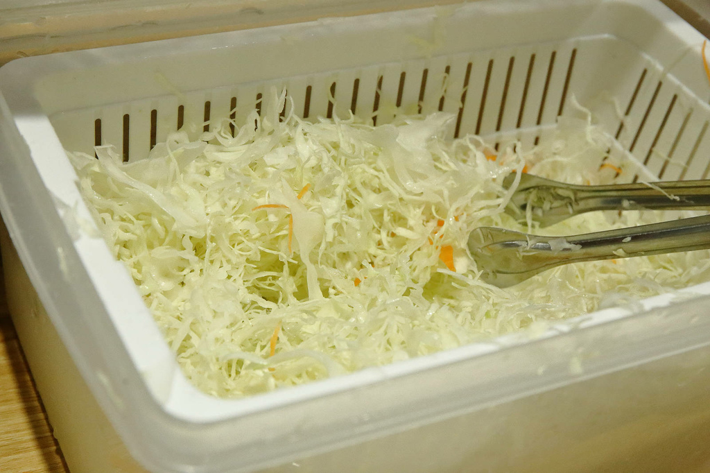 三峽隱藏版美食，肉享家自助式人氣丼飯，滿滿的肉量鋪在白飯上，