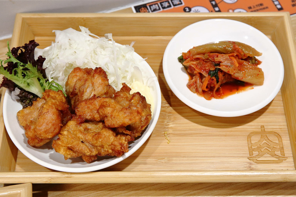 三峽隱藏版美食，肉享家自助式人氣丼飯，滿滿的肉量鋪在白飯上，