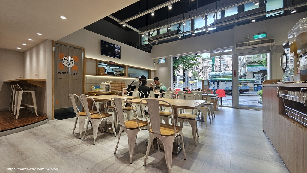 肉享家三峽北大店用餐區