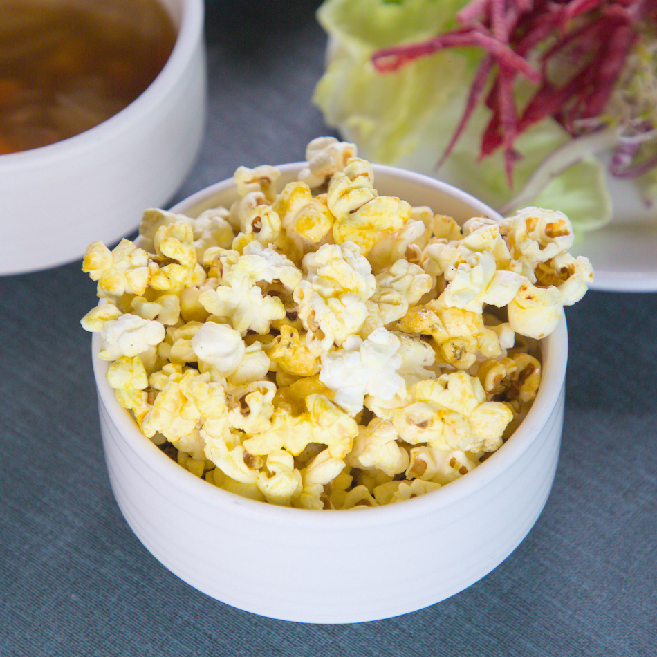 高雄人氣牛排館高CP值！驚蟄洋食坊厚切牛排，自助吧甜點吃到飽。