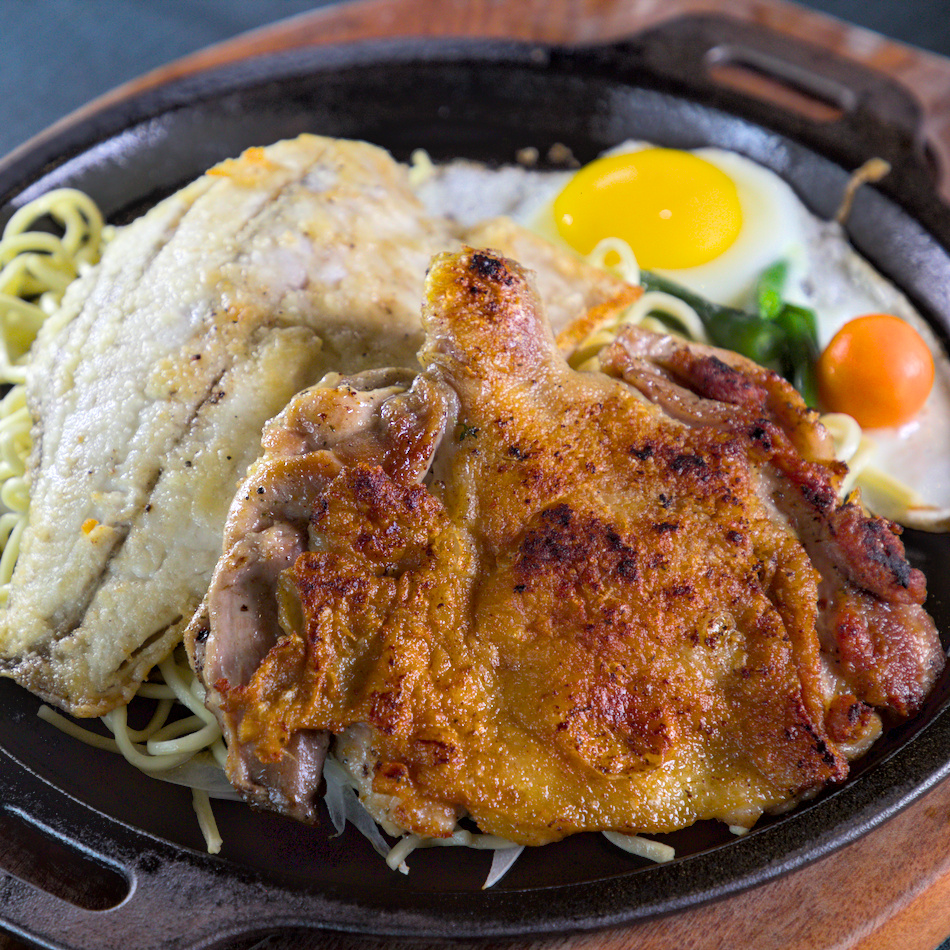 高雄人氣牛排館高CP值！驚蟄洋食坊厚切牛排，自助吧甜點吃到飽。