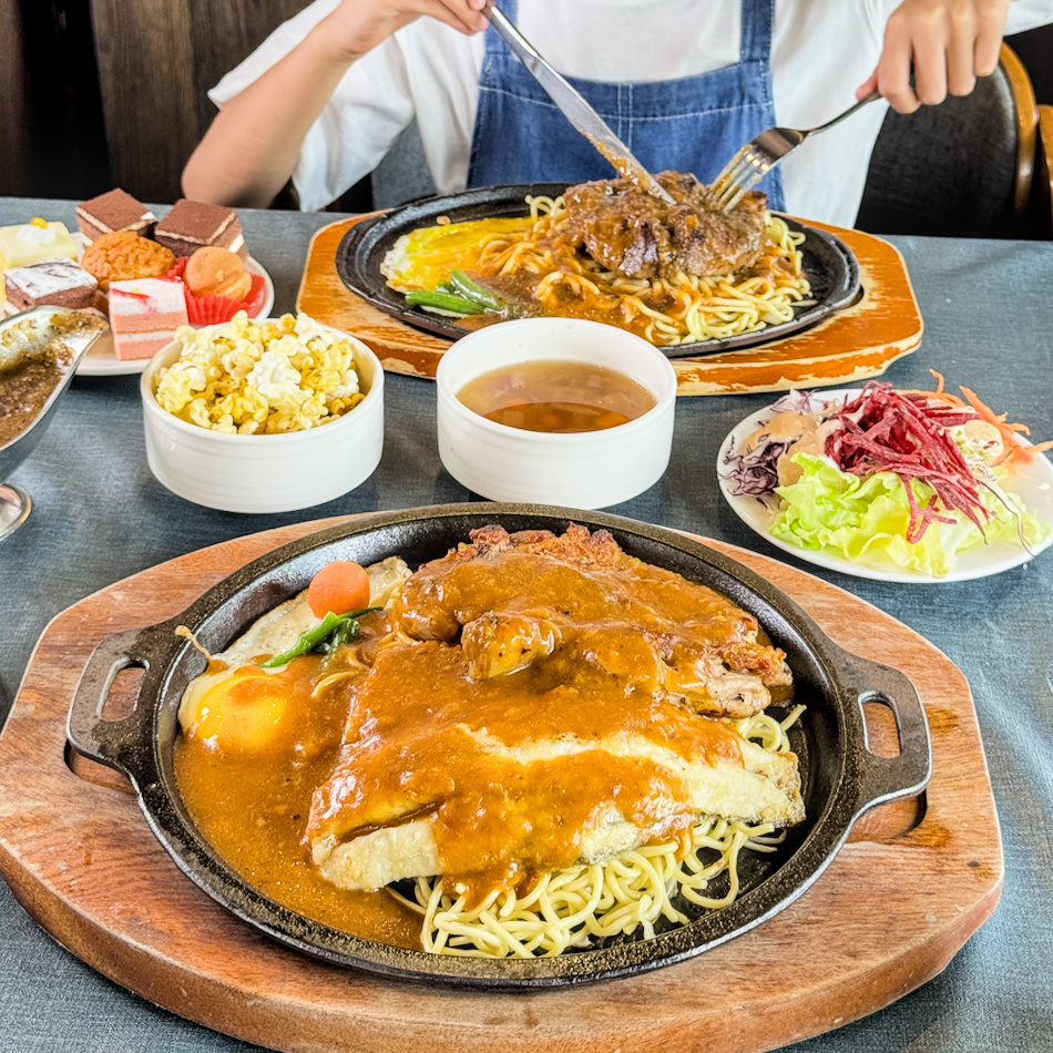 高雄人氣牛排館高CP值！驚蟄洋食坊厚切牛排，自助吧甜點吃到飽。