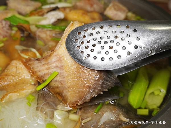 白鯧芋頭米粉湯-古早味海鮮館 (3).jpg 白鯧芋頭米粉湯-古早味海鮮館 (3).jpg