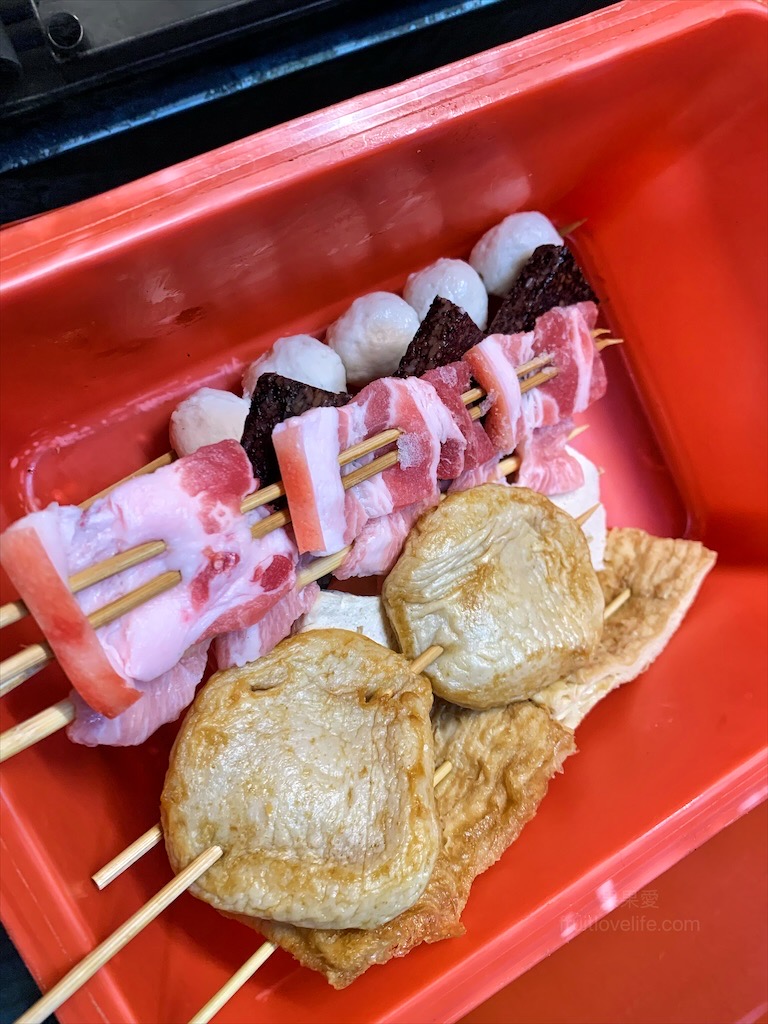 林霸烤肉⟩台中東區烤肉,旱溪夜市附近好吃的烤肉攤,炭烤味道就是特別迷人,讓人越吃越唰嘴 @果果愛Fruitlove