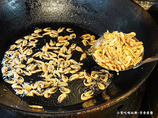 鹹酥龜山島小蝦-南方澳最大的蝦餅 (5).jpg