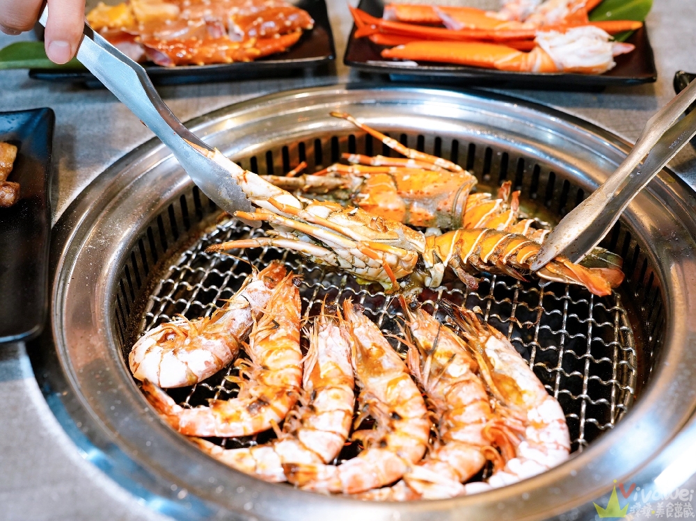 【三柒燒肉專門店】燒肉&火鍋吃到飽628元起！另有高檔的日本A5和牛&波士頓龍蝦&松葉蟹腳&鱈場蟹腳&澎湖活凍明蝦吃到飽套餐！