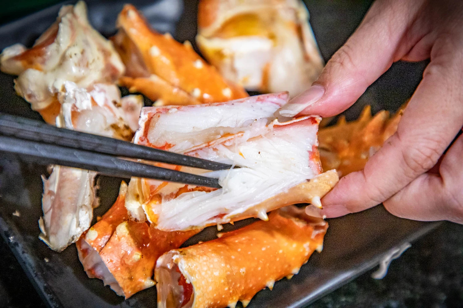 台北燒肉吃到飽推薦!三柒燒肉大安敦化店CP值爆表,A5和牛、松葉蟹無限吃。