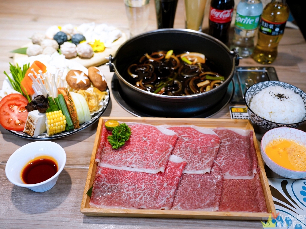 【鍋強強極緻火鍋】新升級桌邊蔬菜免費續加&氣泡飲料暢飲&指定套餐+100元肉肉吃到飽！附設免費停車場~親子友善餐廳~回訪多次的質感火鍋店！