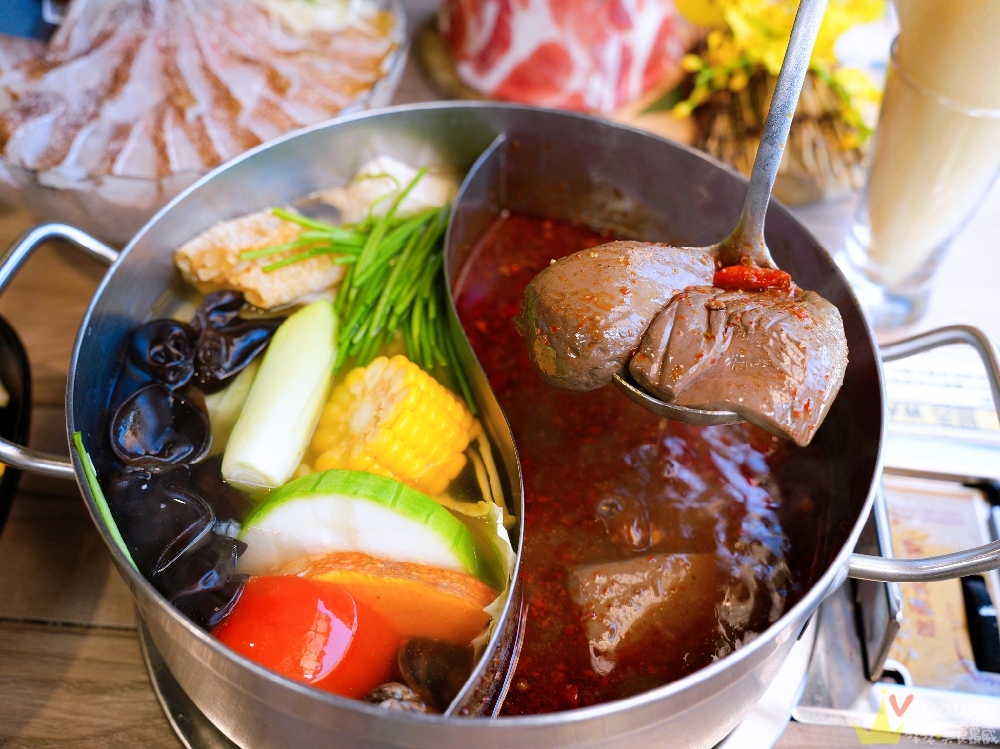 【鍋強強極緻火鍋】新升級桌邊蔬菜免費續加&氣泡飲料暢飲&指定套餐+100元肉肉吃到飽！附設免費停車場~親子友善餐廳~回訪多次的質感火鍋店！