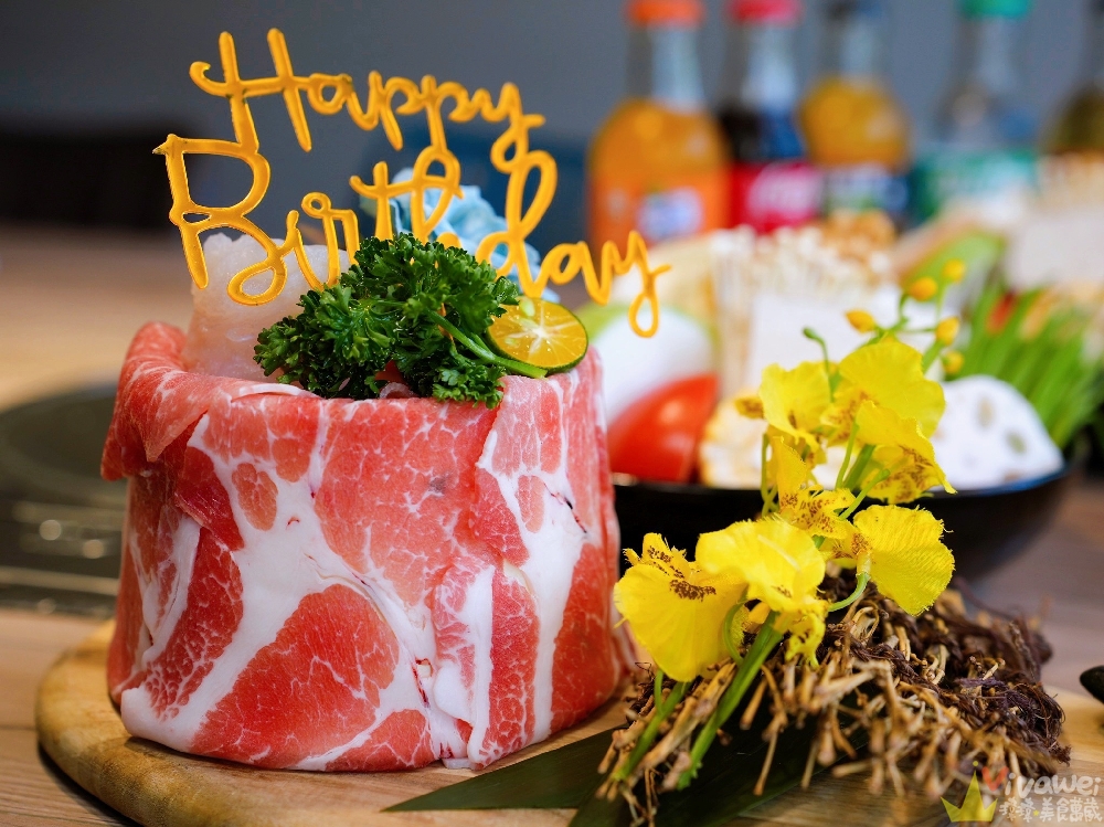 【鍋強強極緻火鍋】新升級桌邊蔬菜免費續加&氣泡飲料暢飲&指定套餐+100元肉肉吃到飽！附設免費停車場~親子友善餐廳~回訪多次的質感火鍋店！