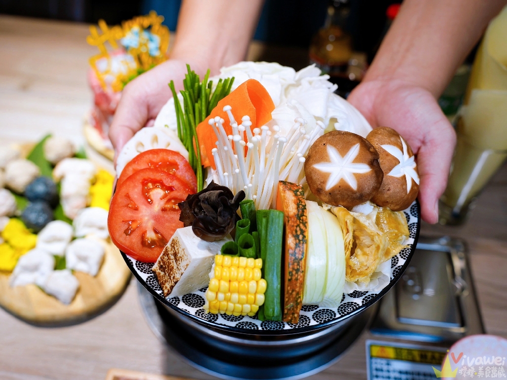 【鍋強強極緻火鍋】新升級桌邊蔬菜免費續加&氣泡飲料暢飲&指定套餐+100元肉肉吃到飽！附設免費停車場~親子友善餐廳~回訪多次的質感火鍋店！