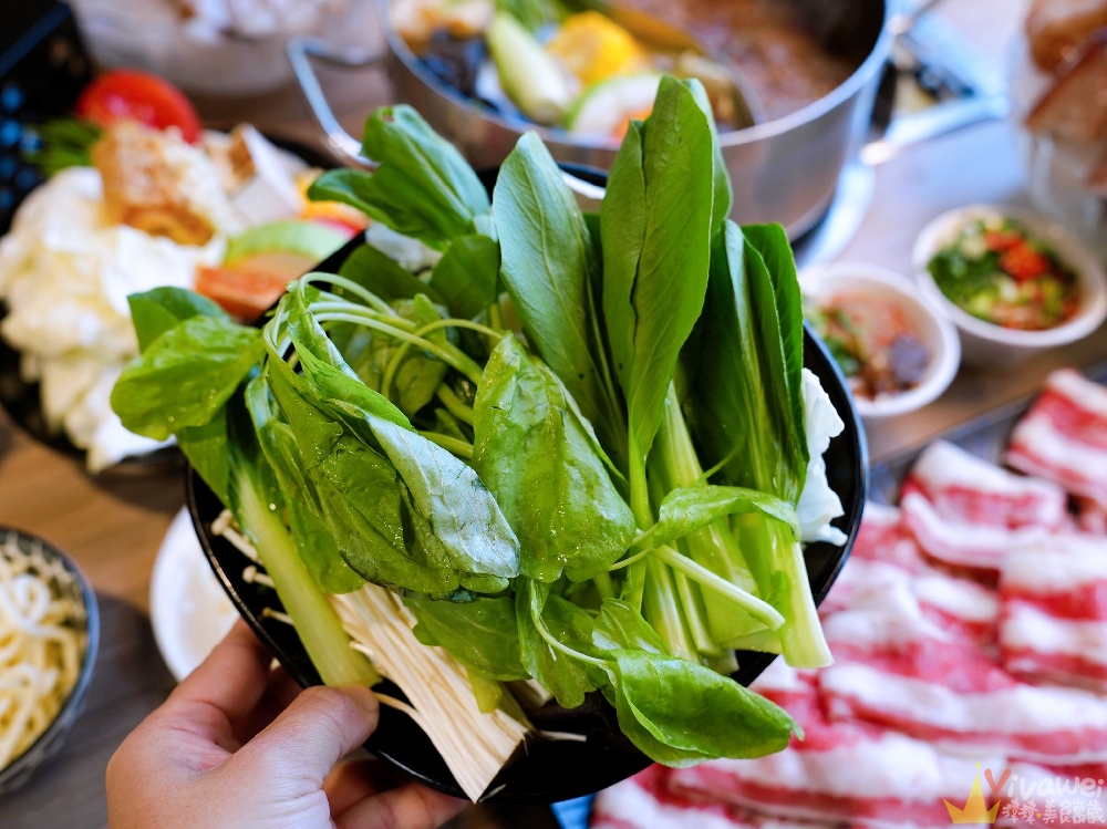 【鍋強強極緻火鍋】新升級桌邊蔬菜免費續加&氣泡飲料暢飲&指定套餐+100元肉肉吃到飽！附設免費停車場~親子友善餐廳~回訪多次的質感火鍋店！