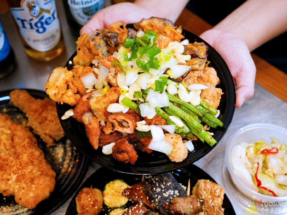 【炸巔炸物】營業至凌晨三點半的炸物&烤物專賣！兩層樓的內用座位~二樓還有投影螢幕可包場！