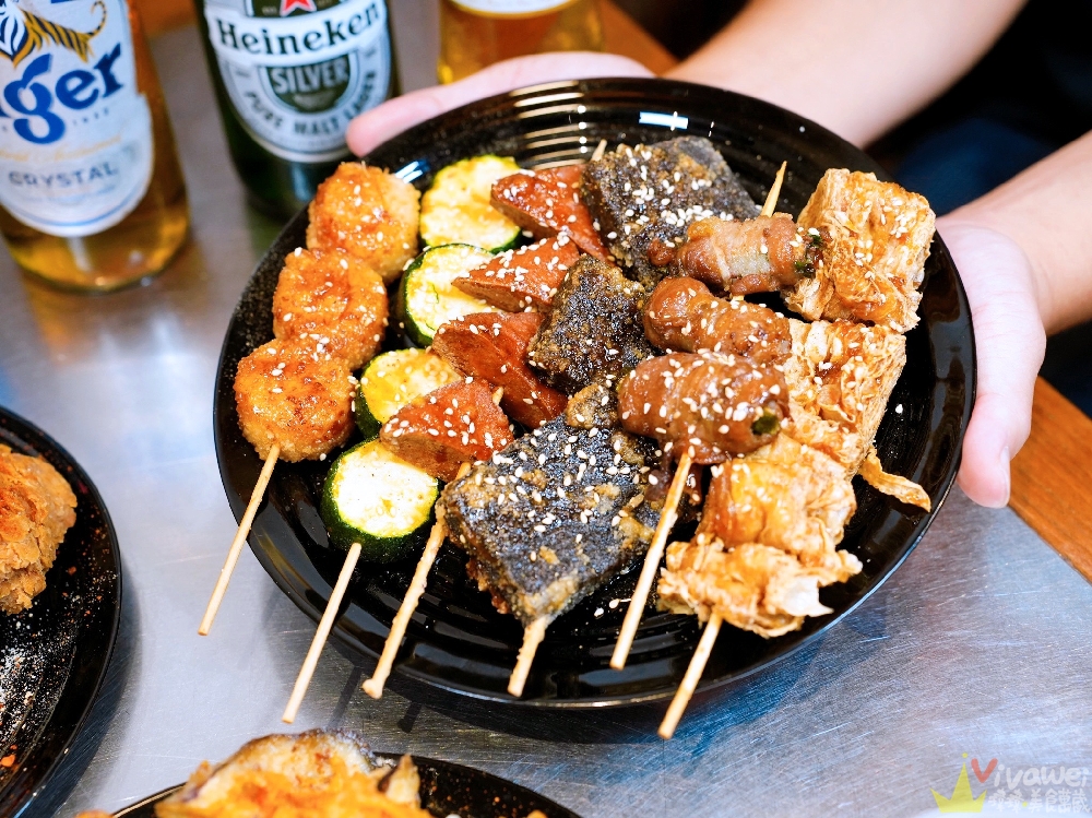 【炸巔炸物】營業至凌晨三點半的炸物&烤物專賣！兩層樓的內用座位~二樓還有投影螢幕可包場！