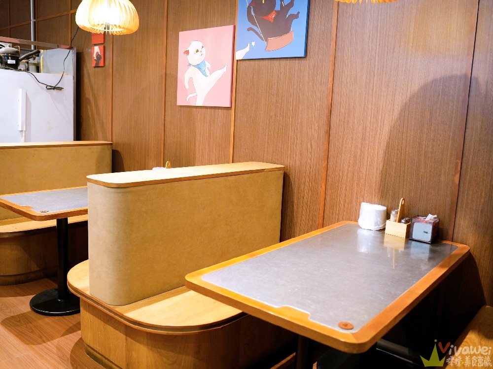 【炸巔炸物】營業至凌晨三點半的炸物&烤物專賣！兩層樓的內用座位~二樓還有投影螢幕可包場！