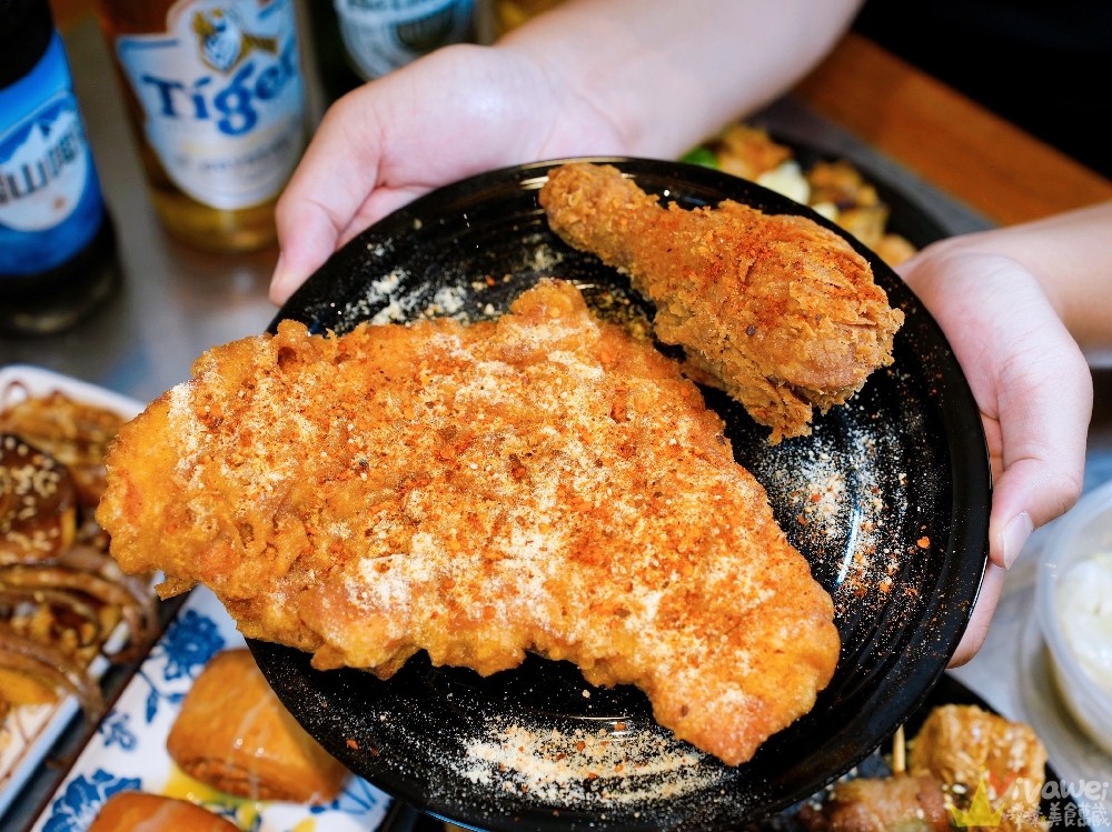 【炸巔炸物】營業至凌晨三點半的炸物&烤物專賣！兩層樓的內用座位~二樓還有投影螢幕可包場！