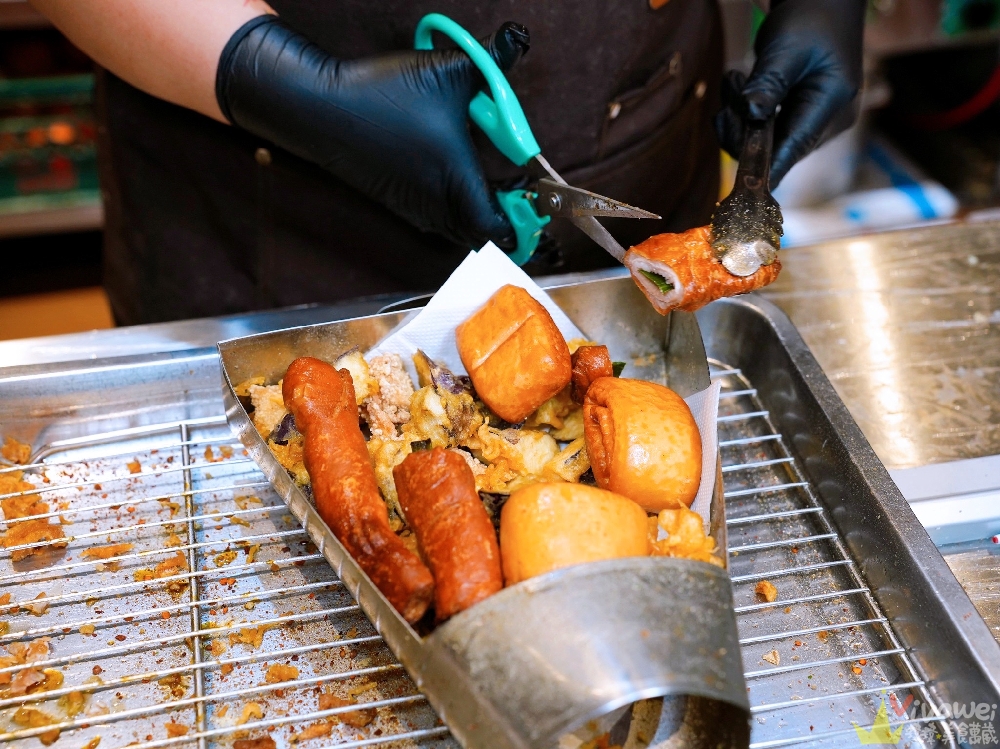 【炸巔炸物】營業至凌晨三點半的炸物&烤物專賣！兩層樓的內用座位~二樓還有投影螢幕可包場！