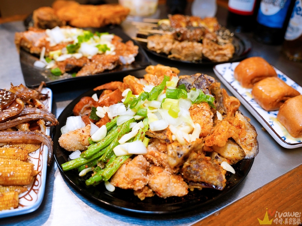 【炸巔炸物】營業至凌晨三點半的炸物&烤物專賣！兩層樓的內用座位~二樓還有投影螢幕可包場！