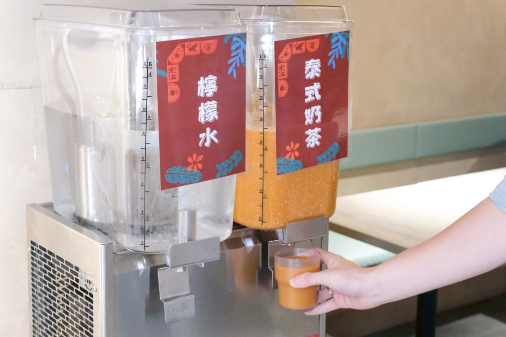 中山站美食新開店！最強南洋湯品專賣 南洋湯研所Coco MaMa，泰奶霜淇淋吃到飽。