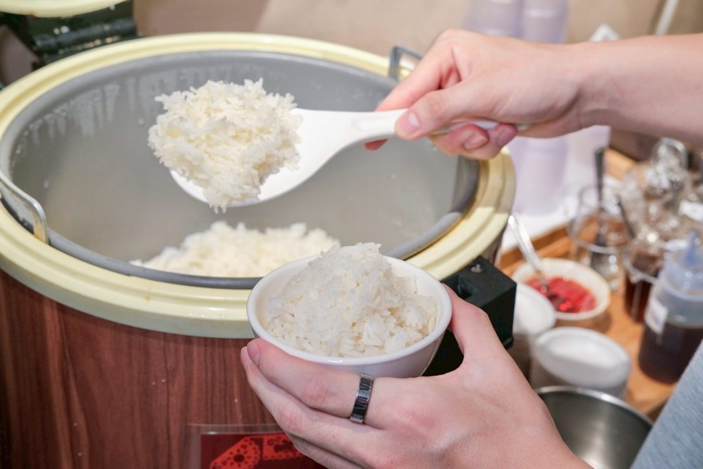 中山站美食新開店！最強南洋湯品專賣 南洋湯研所Coco MaMa，泰奶霜淇淋吃到飽。