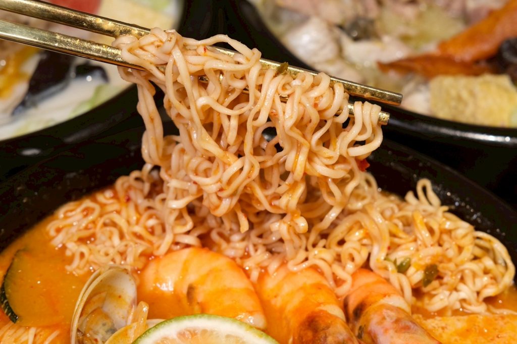 中山站美食新開店！最強南洋湯品專賣 南洋湯研所Coco MaMa，泰奶霜淇淋吃到飽。