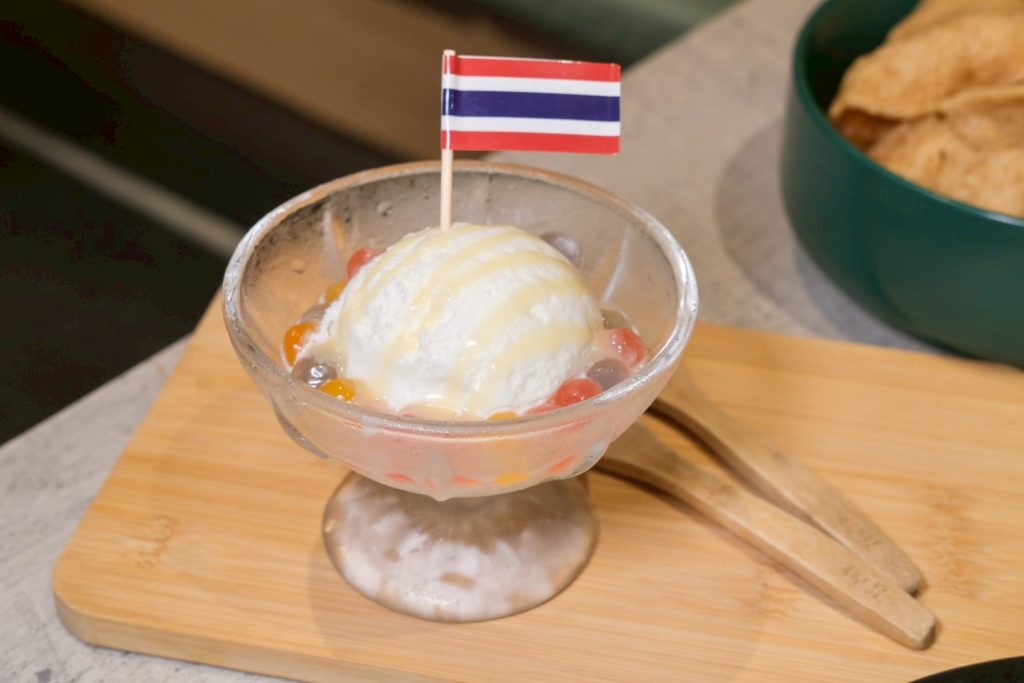 中山站美食新開店！最強南洋湯品專賣 南洋湯研所Coco MaMa，泰奶霜淇淋吃到飽。