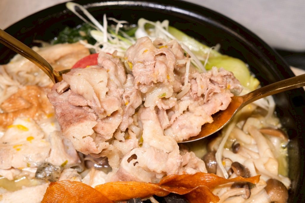 中山站美食新開店！最強南洋湯品專賣 南洋湯研所Coco MaMa，泰奶霜淇淋吃到飽。