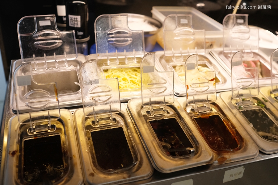 170元開吃,超過30種鍋物任你選,還有免費自助吧!