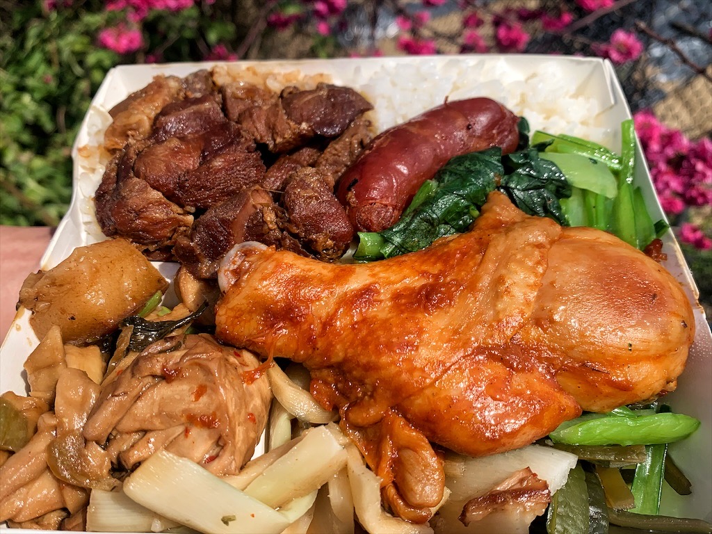 美香園便當店⟩苗栗銅鑼美食,美味又豐富的在地美食,公司行號、火車旅客、附近住戶都會來買 @果果愛Fruitlove 美香園便當店⟩苗栗銅鑼美食,美味又豐富的在地美食,公司行號、火車旅客、附近住戶都會來買 @果果愛Fruitlove