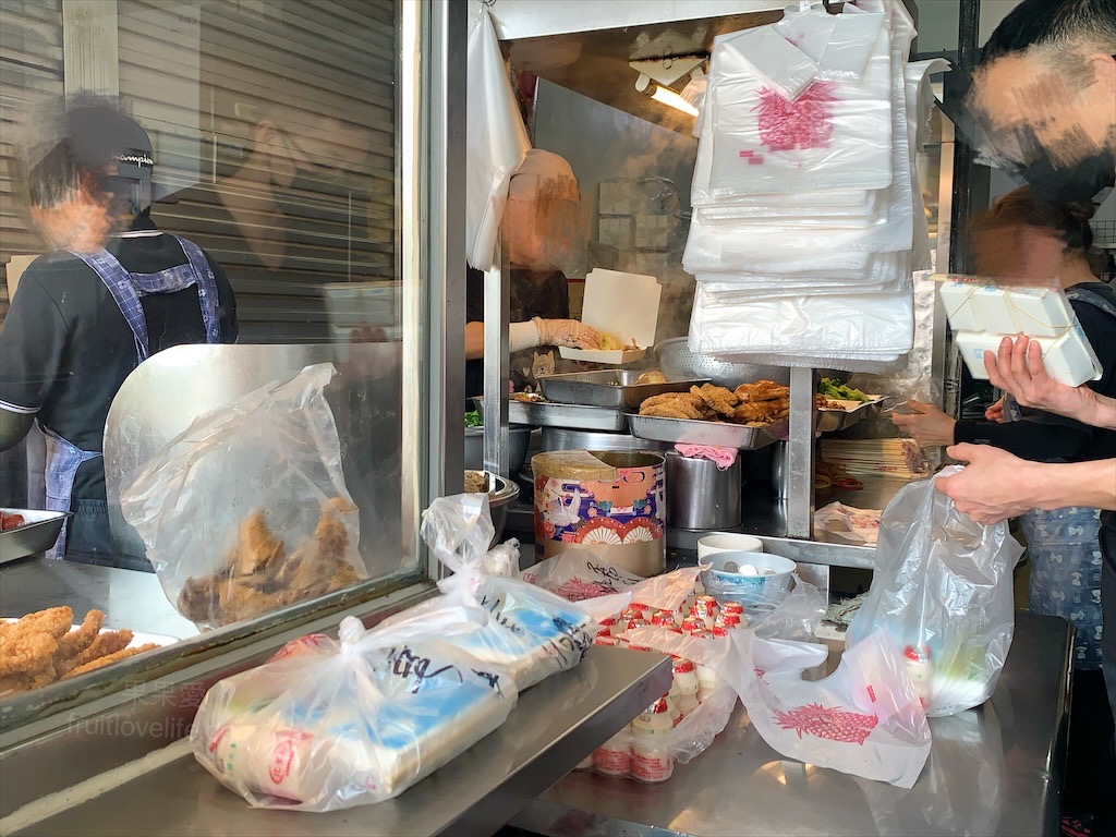 美香園便當店⟩苗栗銅鑼美食,美味又豐富的在地美食,公司行號、火車旅客、附近住戶都會來買 @果果愛Fruitlove 美香園便當店⟩苗栗銅鑼美食,美味又豐富的在地美食,公司行號、火車旅客、附近住戶都會來買 @果果愛Fruitlove