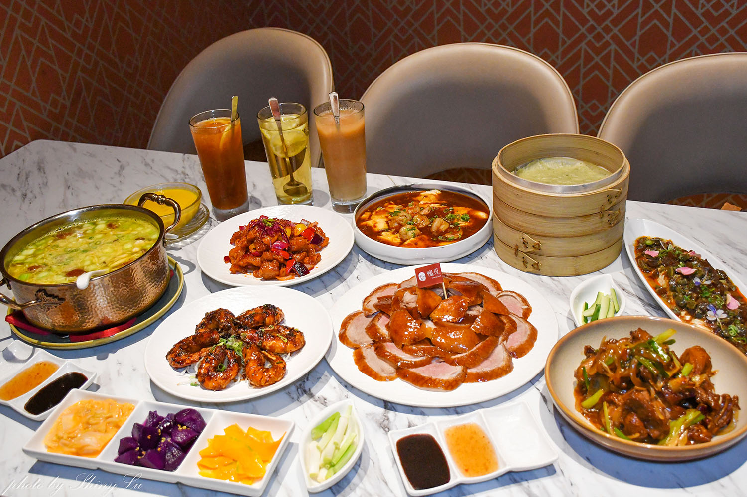 聚餐新選擇，一定要點烤鴨三吃！