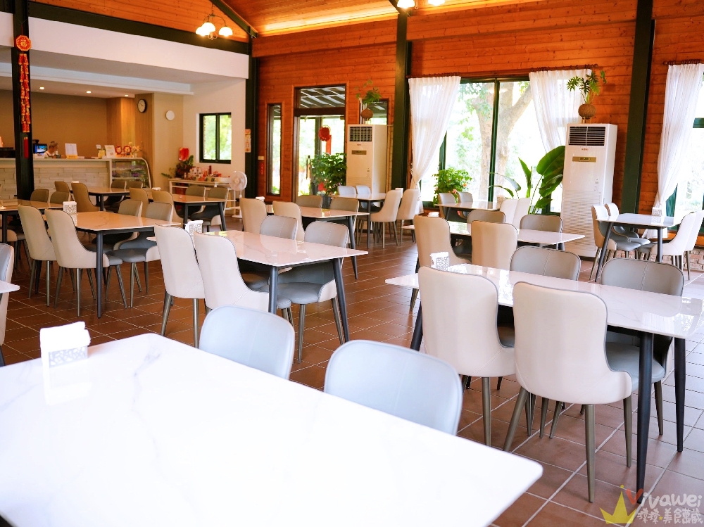 【光之彩庭園餐廳】新開幕!附設免費停車位!用餐環境舒適~有義大利麵,火鍋,披薩,下午茶!