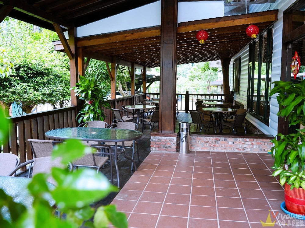 【光之彩庭園餐廳】新開幕!附設免費停車位!用餐環境舒適~有義大利麵,火鍋,披薩,下午茶!