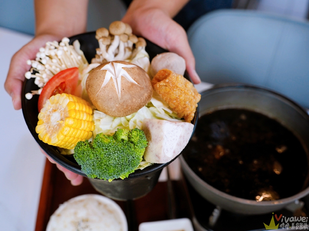 【光之彩庭園餐廳】新開幕!附設免費停車位!用餐環境舒適~有義大利麵,火鍋,披薩,下午茶!