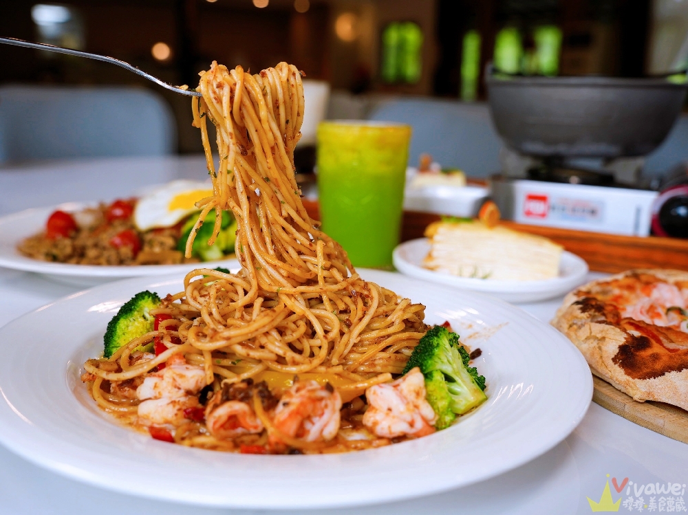 【光之彩庭園餐廳】新開幕!附設免費停車位!用餐環境舒適~有義大利麵,火鍋,披薩,下午茶!