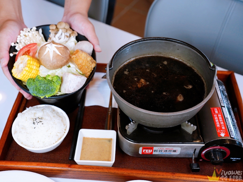 【光之彩庭園餐廳】新開幕!附設免費停車位!用餐環境舒適~有義大利麵,火鍋,披薩,下午茶!