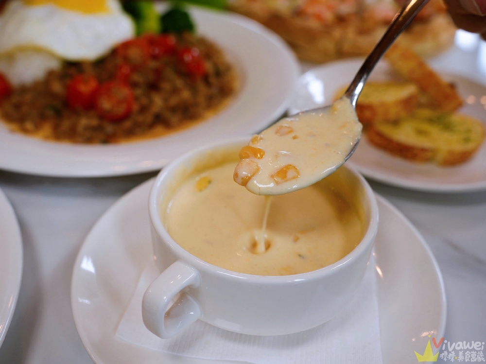 【光之彩庭園餐廳】新開幕!附設免費停車位!用餐環境舒適~有義大利麵,火鍋,披薩,下午茶!