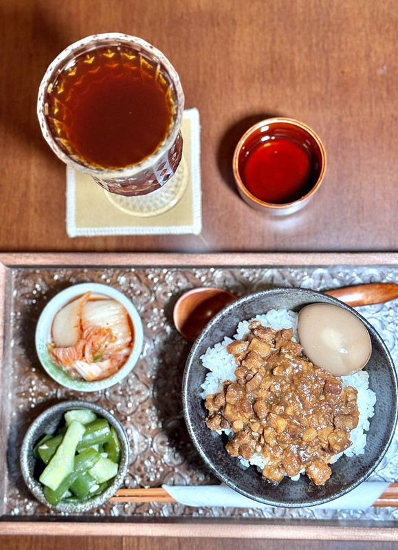 江子翠咖啡廳推薦!起飛降落cheesewithjam甜點配滷肉飯,巴斯克乳酪必吃。