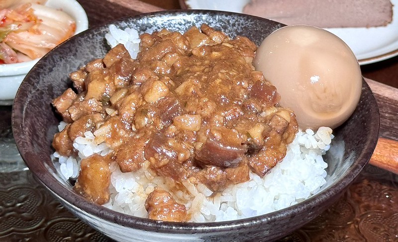 江子翠咖啡廳推薦!起飛降落cheesewithjam甜點配滷肉飯,巴斯克乳酪必吃。