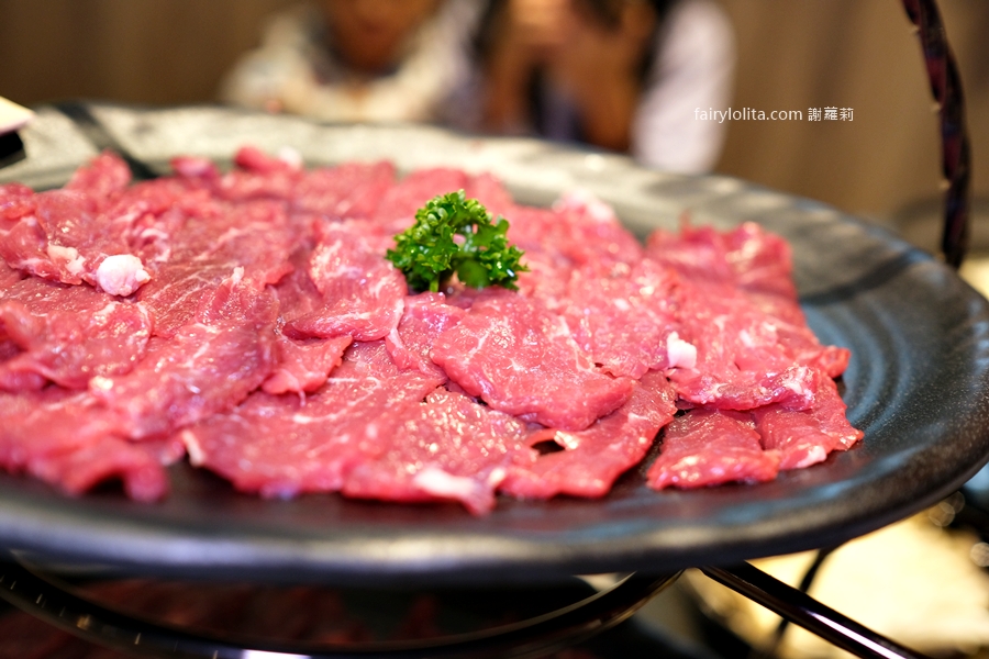 涮一口直接升天！這家溫體牛肉太扯，每一口都爆汁！