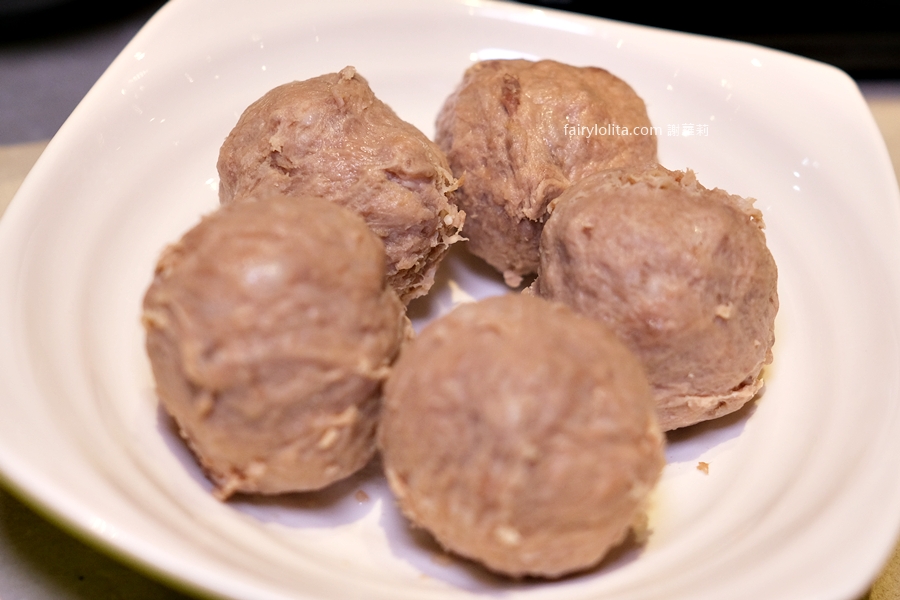 涮一口直接升天！這家溫體牛肉太扯，每一口都爆汁！