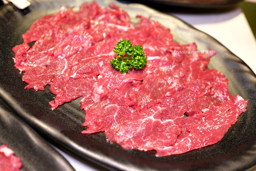 涮一口直接升天！這家溫體牛肉太扯，每一口都爆汁！