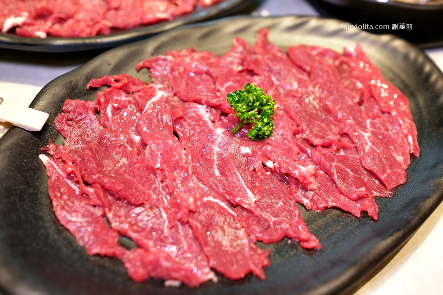 涮一口直接升天！這家溫體牛肉太扯，每一口都爆汁！