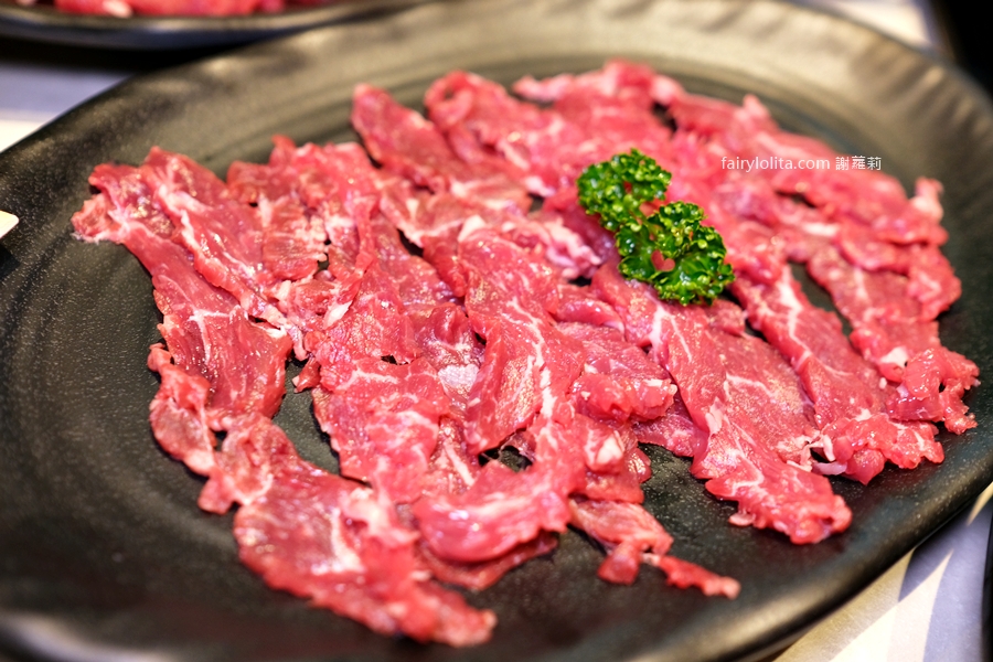 涮一口直接升天！這家溫體牛肉太扯，每一口都爆汁！